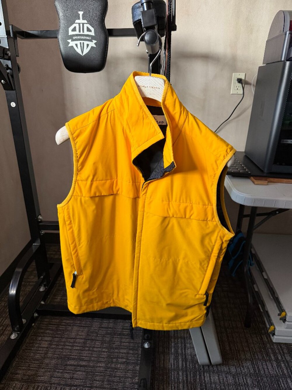 Stone Island Men’s Bright Yellow Padded Full-Zip Vest Gilet